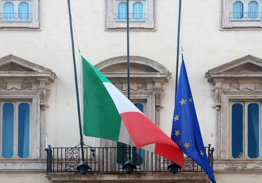 Tomaso Montanari: nessuna bandiera a mezz'asta per Berlusconi
