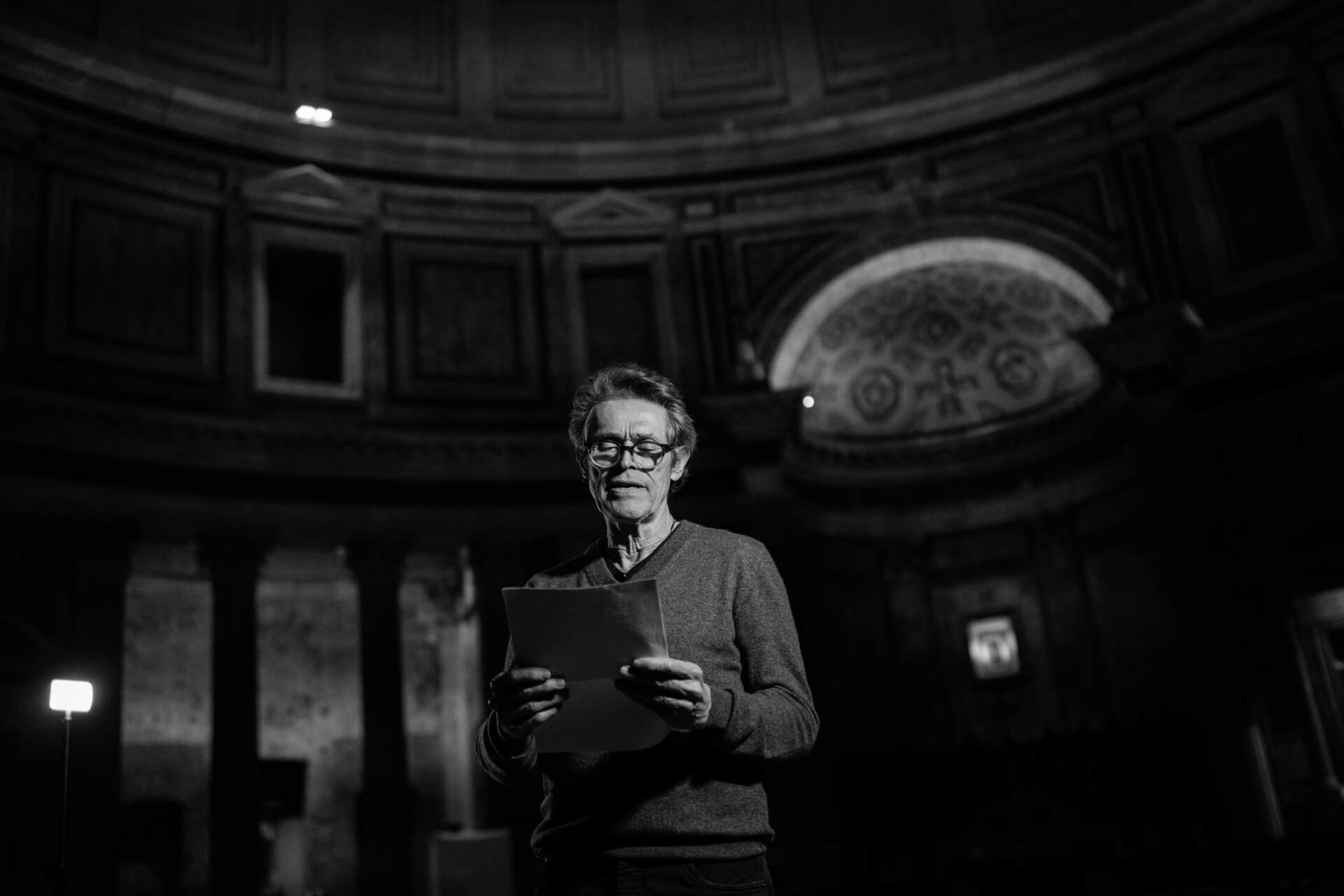 Le poesie di Gabriele Tinti lette nel Pantheon da Willem Dafoe