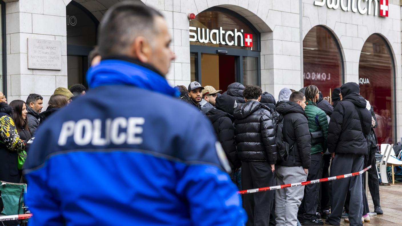 Il nuovo Swatch x Audemars Piguet è l’ennesima prova che il lusso ...